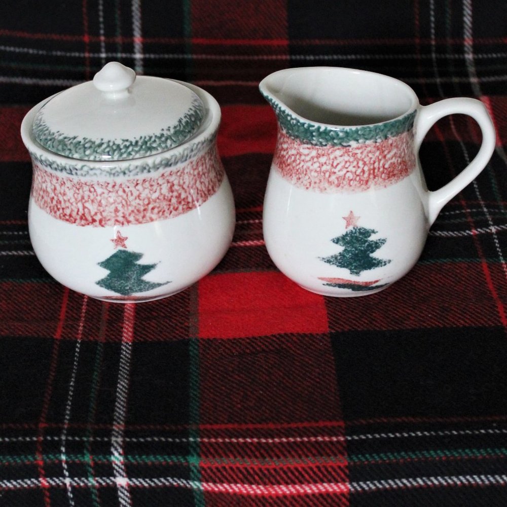 Gibson "Christmas Star" Sugar and Creamer Set